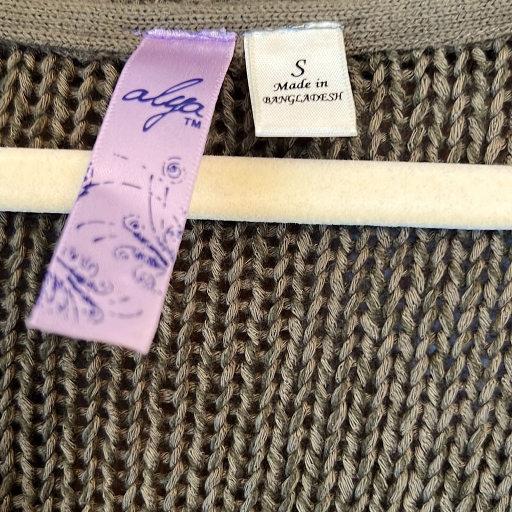 Alya Sweater. Size S. - Picture 4 of 4